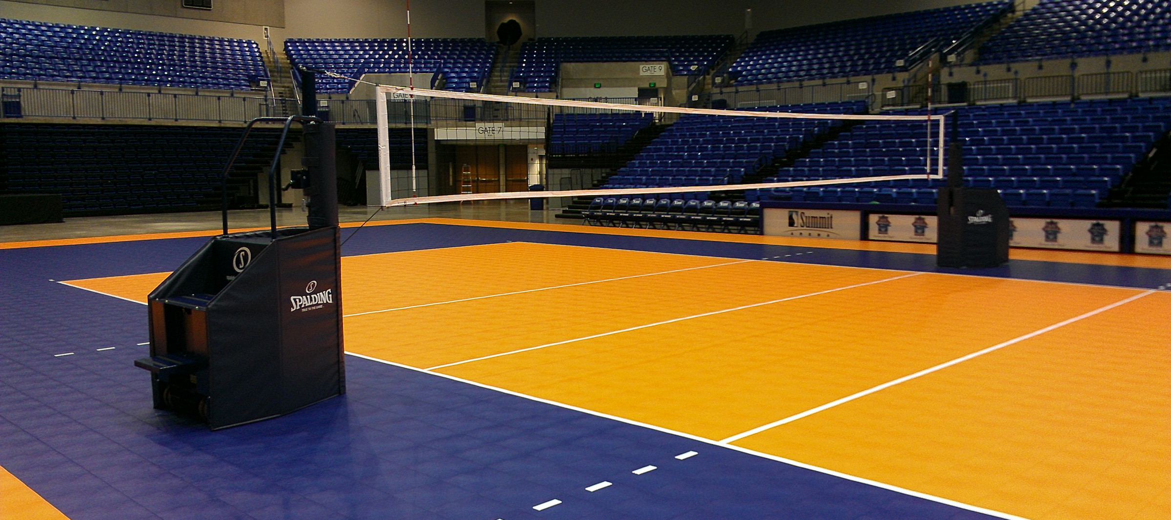 Волейбольная площадка в зале